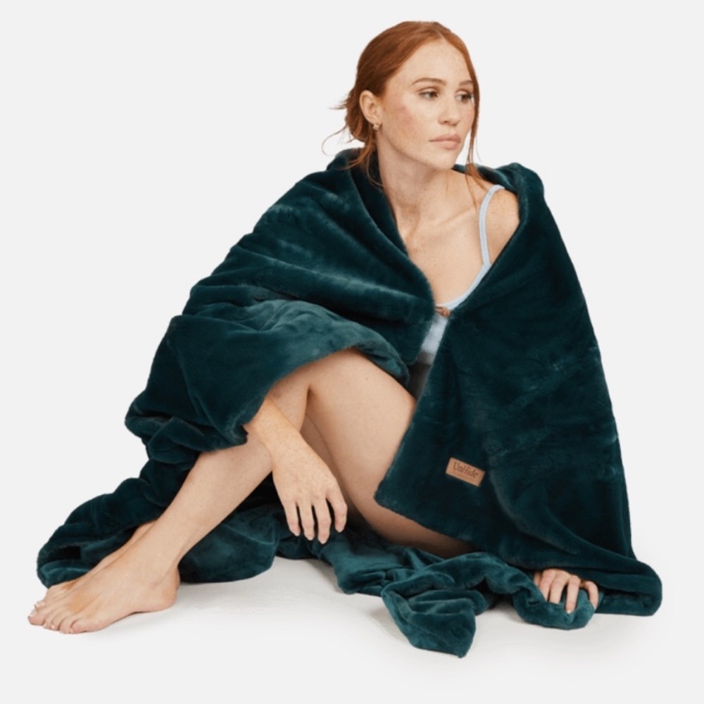 NWT UnHide Lil’ Marsh Blanket Throw Emerald Kitten Green Small 50 x 60